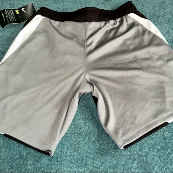 Boys size 7 NWT Nike Dry shorts with Dry Fit Technology !!!! - Picture 2 of 5